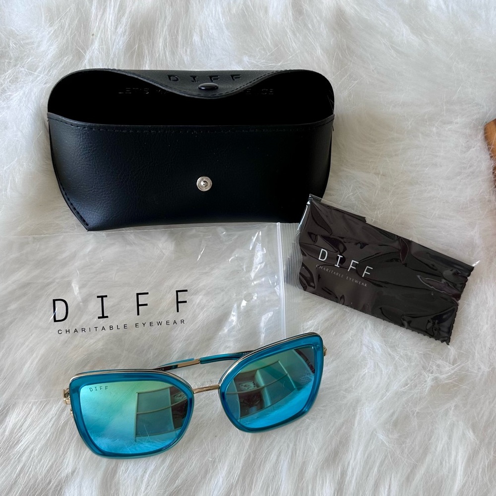Diff Clarisse Mirror Sunglasses
